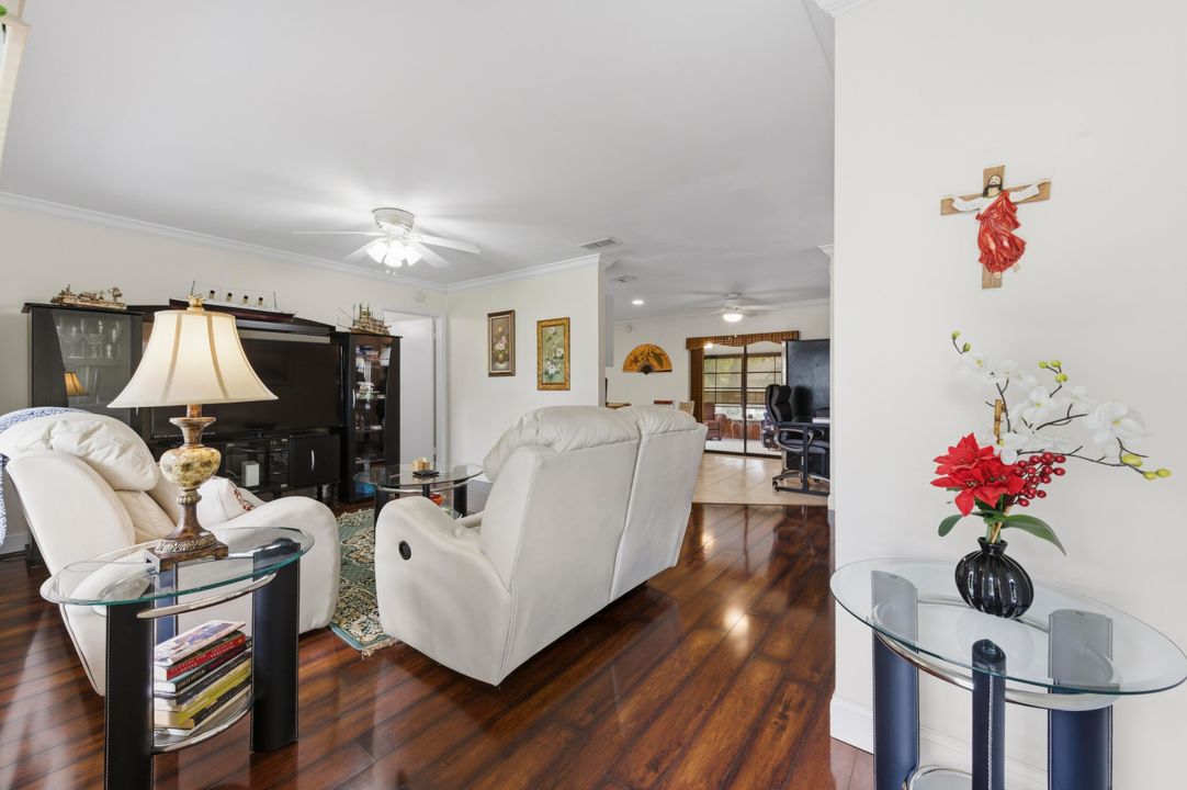 Activo con contrato: $429,000 (3 camas, 2 baños, 1118 Pies cuadrados)