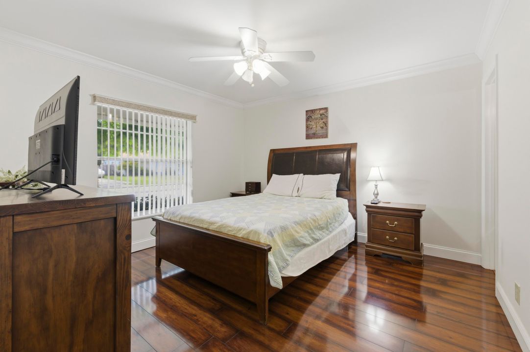 Activo con contrato: $429,000 (3 camas, 2 baños, 1118 Pies cuadrados)