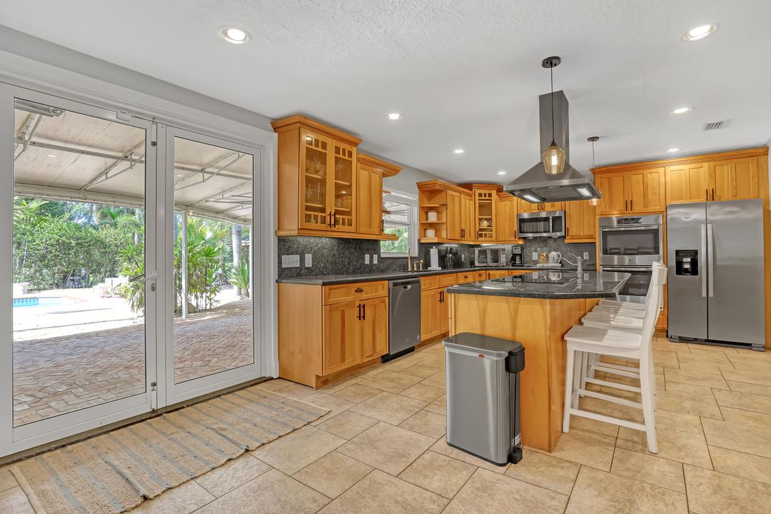 На продажу: $2,500,000 (7 спален, 4 ванн, 4626 Квадратных фут)