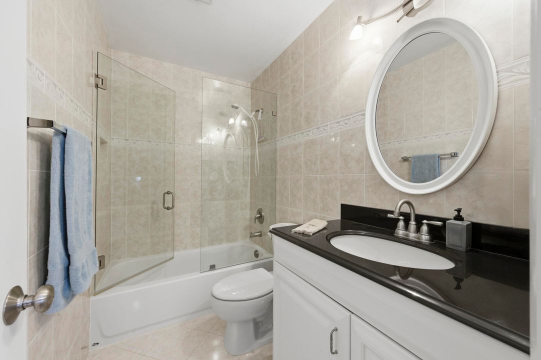 Activo con contrato: $429,000 (3 camas, 2 baños, 1118 Pies cuadrados)