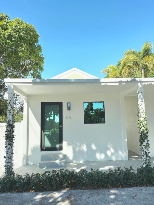 For Rent: $2,450 (0 beds, 1 baths, 255 Square Feet)