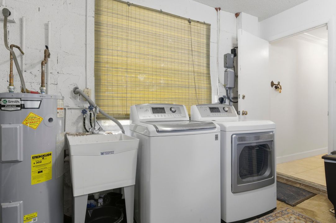 Activo con contrato: $429,000 (3 camas, 2 baños, 1118 Pies cuadrados)