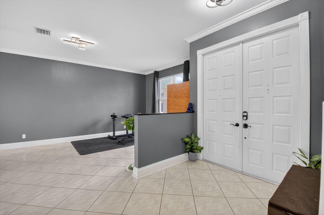 For Rent: $4,499 (4 beds, 2 baths, 2644 Square Feet)