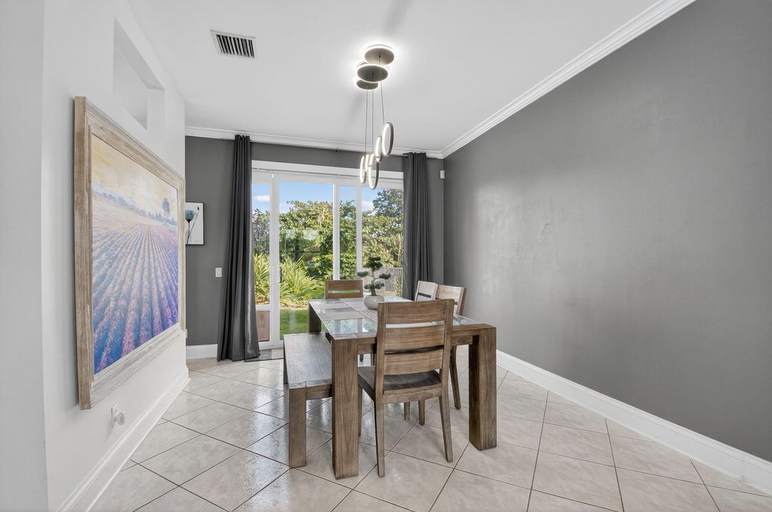 For Rent: $4,499 (4 beds, 2 baths, 2644 Square Feet)