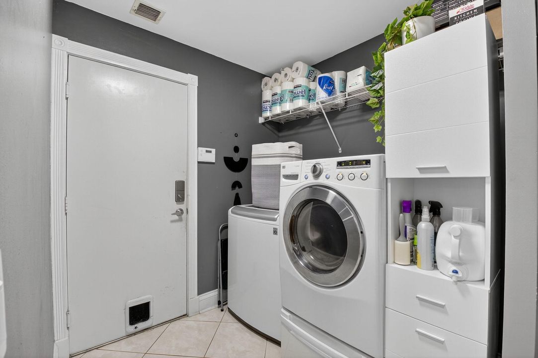 For Rent: $4,499 (4 beds, 2 baths, 2644 Square Feet)