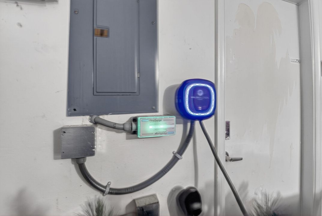 For Rent: $4,499 (4 beds, 2 baths, 2644 Square Feet)