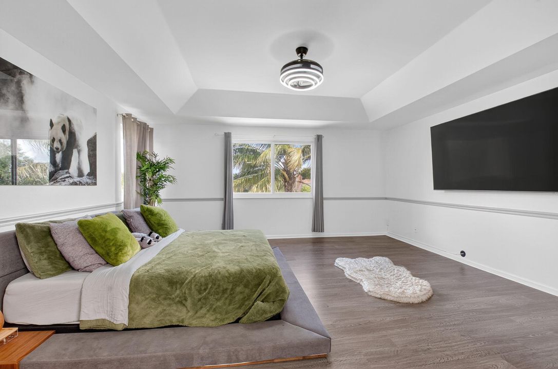 For Rent: $4,499 (4 beds, 2 baths, 2644 Square Feet)