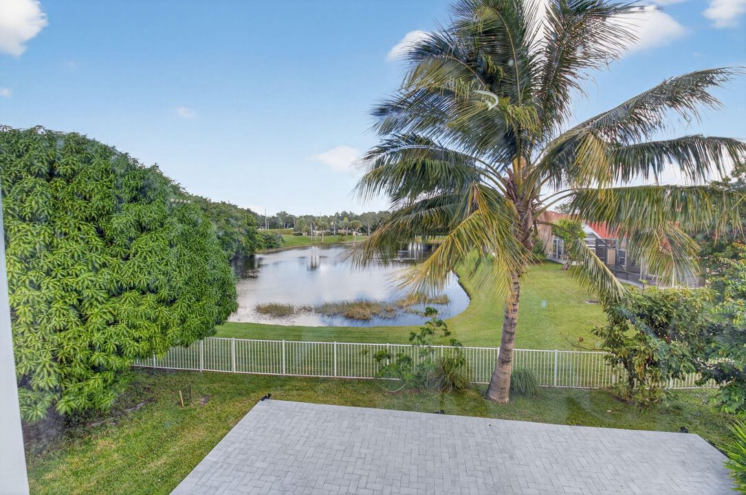 For Rent: $4,499 (4 beds, 2 baths, 2644 Square Feet)