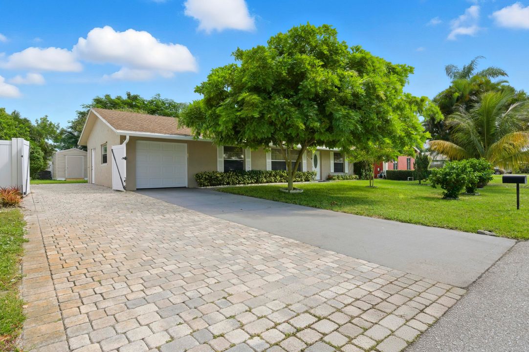 Activo con contrato: $429,000 (3 camas, 2 baños, 1118 Pies cuadrados)