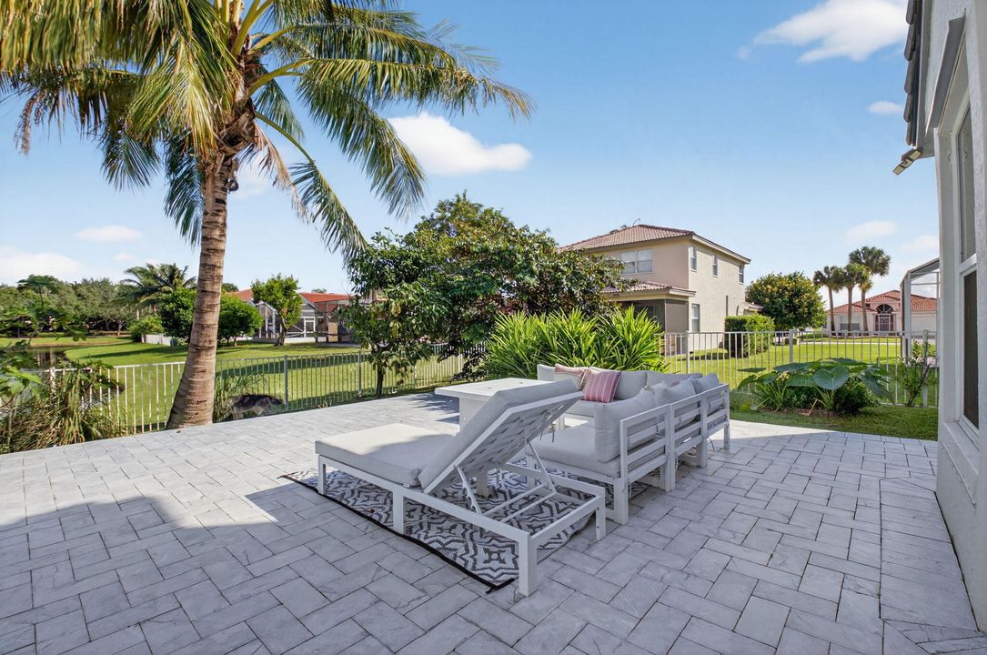 For Rent: $4,499 (4 beds, 2 baths, 2644 Square Feet)