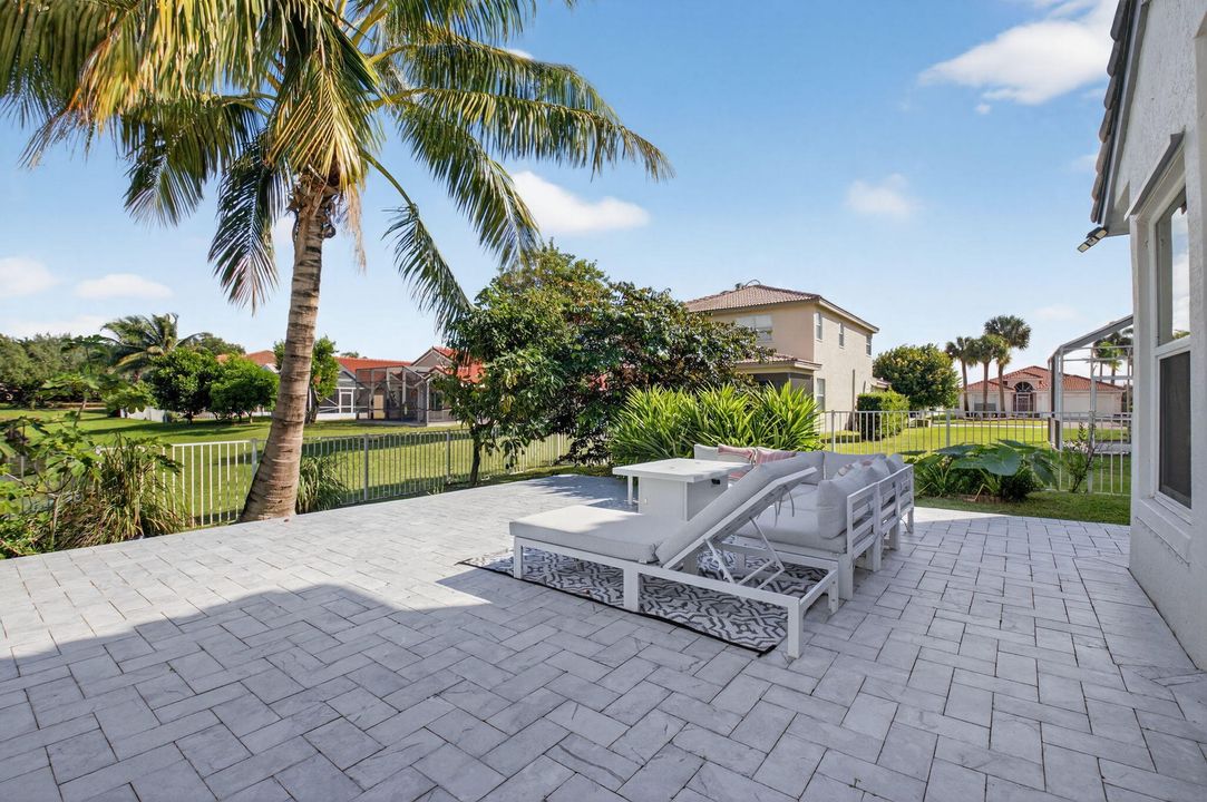 For Rent: $4,499 (4 beds, 2 baths, 2644 Square Feet)