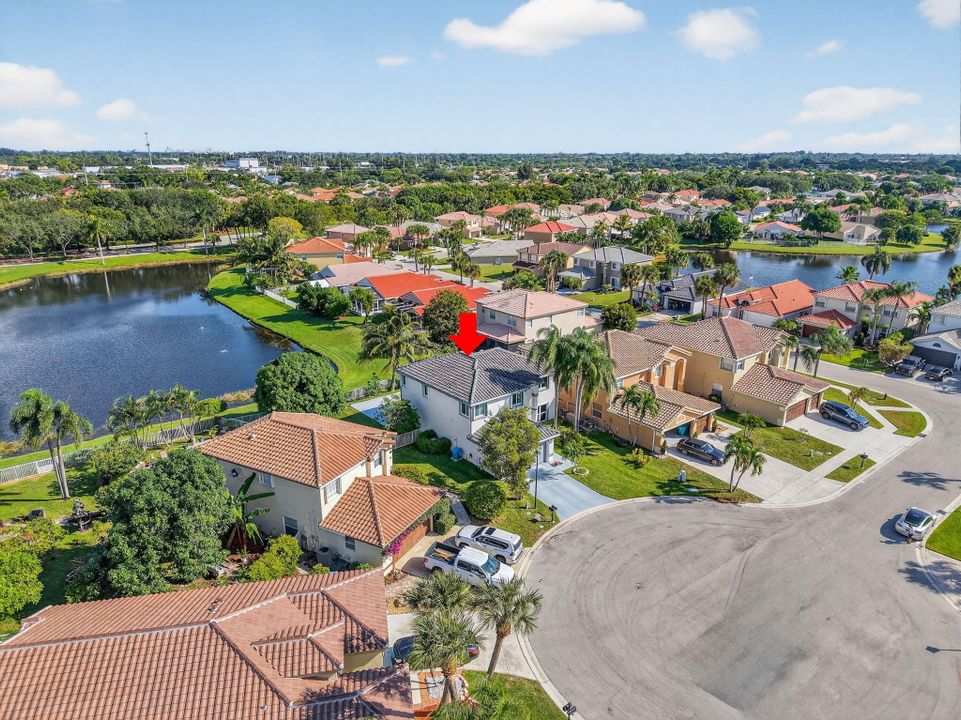 For Rent: $4,499 (4 beds, 2 baths, 2644 Square Feet)