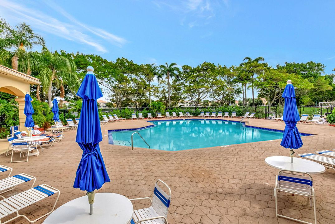 For Rent: $4,499 (4 beds, 2 baths, 2644 Square Feet)