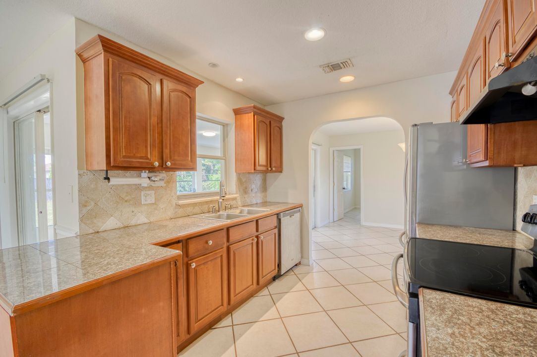 For Sale: $364,890 (3 beds, 2 baths, 2096 Square Feet)