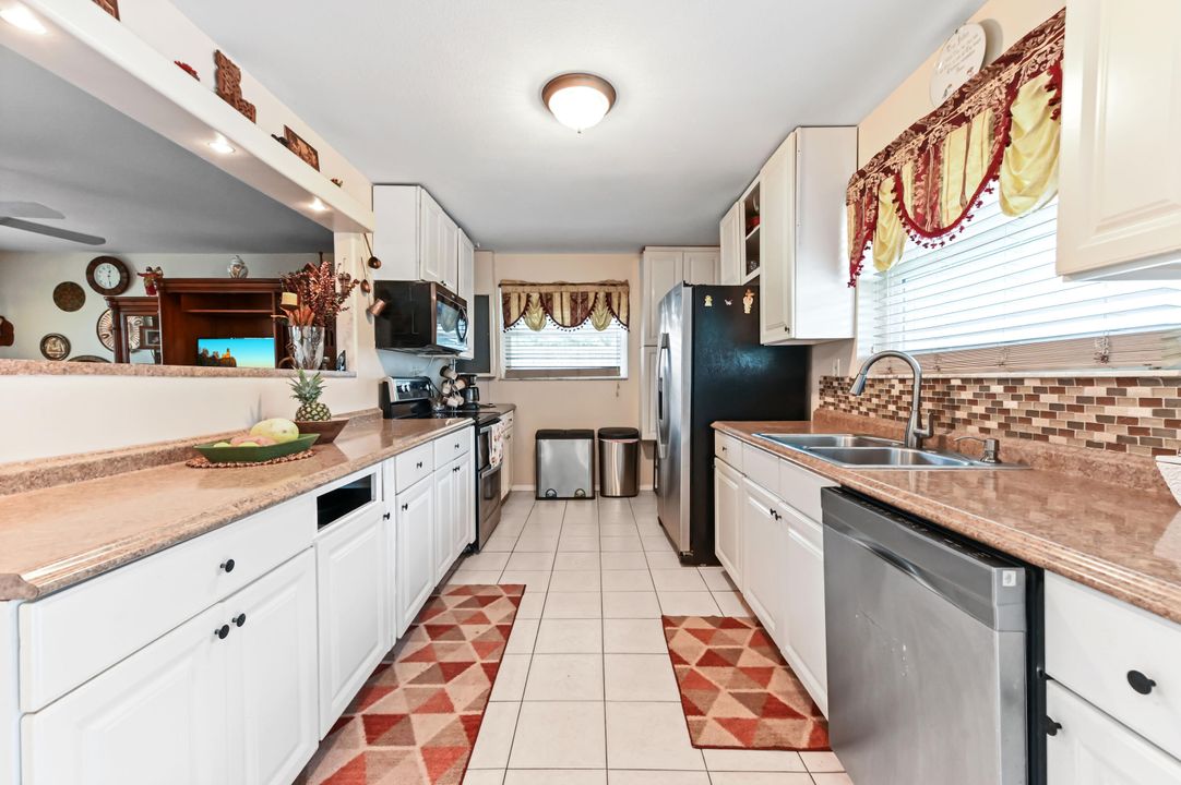 Active With Contract: $449,900 (3 beds, 2 baths, 1756 Square Feet)