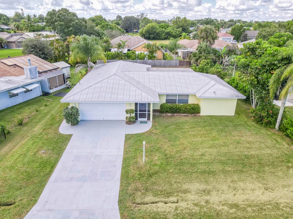 For Sale: $364,890 (3 beds, 2 baths, 2096 Square Feet)