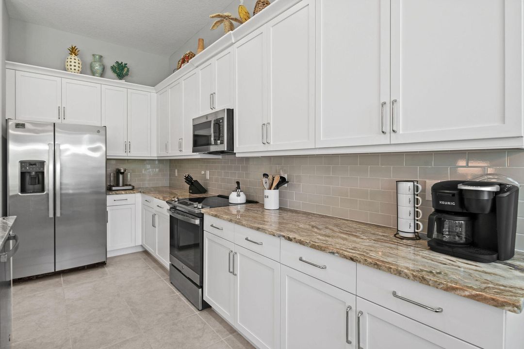 For Sale: $449,900 (2 beds, 2 baths, 1837 Square Feet)