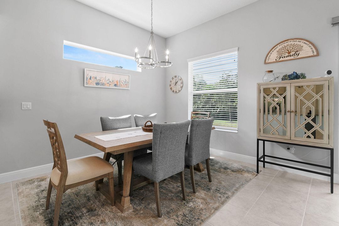 For Sale: $449,900 (2 beds, 2 baths, 1837 Square Feet)