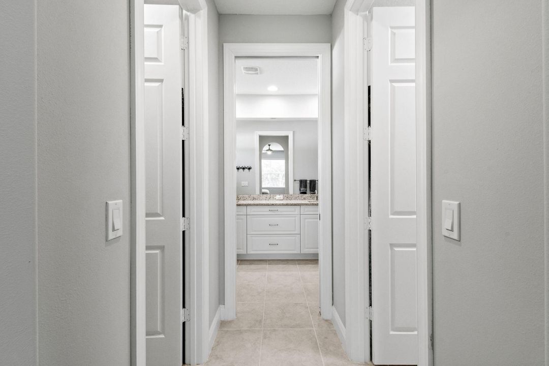 For Sale: $449,900 (2 beds, 2 baths, 1837 Square Feet)