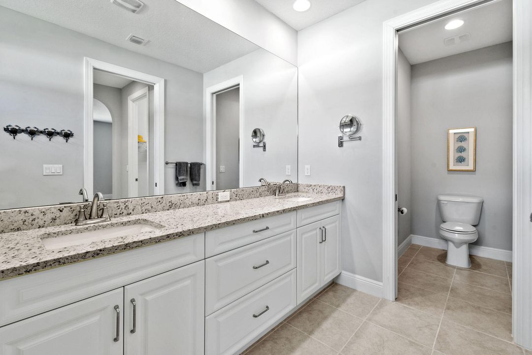 For Sale: $449,900 (2 beds, 2 baths, 1837 Square Feet)