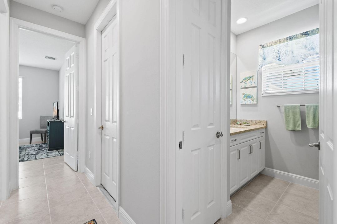 For Sale: $449,900 (2 beds, 2 baths, 1837 Square Feet)