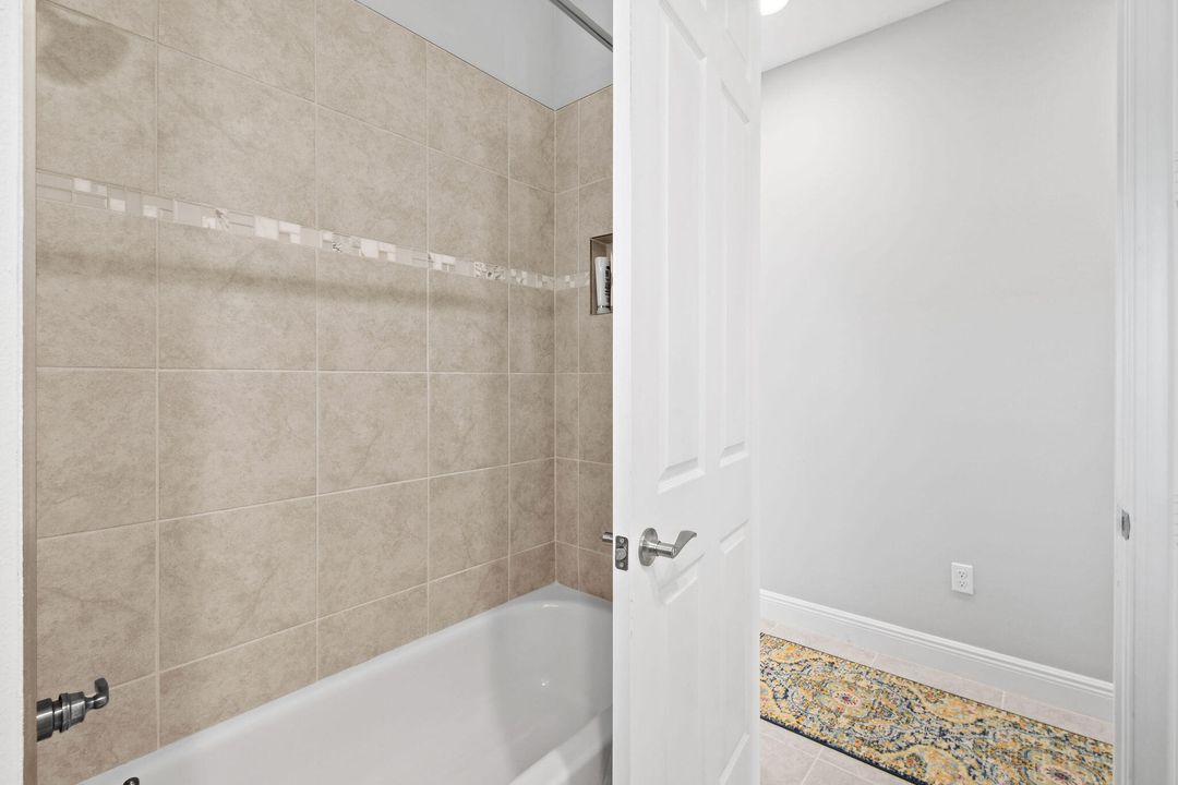For Sale: $449,900 (2 beds, 2 baths, 1837 Square Feet)