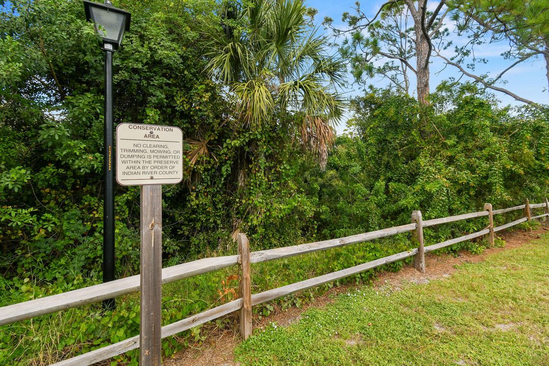 For Sale: $449,900 (2 beds, 2 baths, 1837 Square Feet)