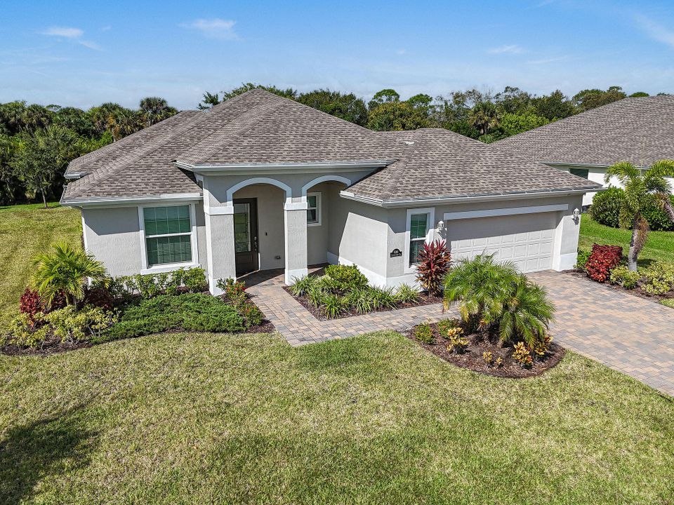 For Sale: $449,900 (2 beds, 2 baths, 1837 Square Feet)