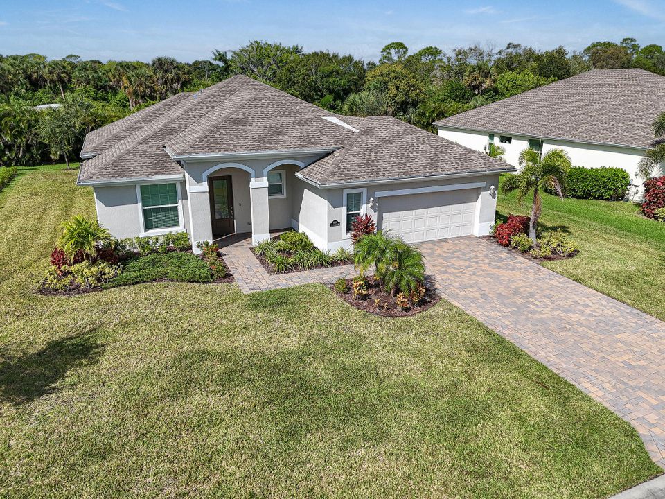 For Sale: $449,900 (2 beds, 2 baths, 1837 Square Feet)