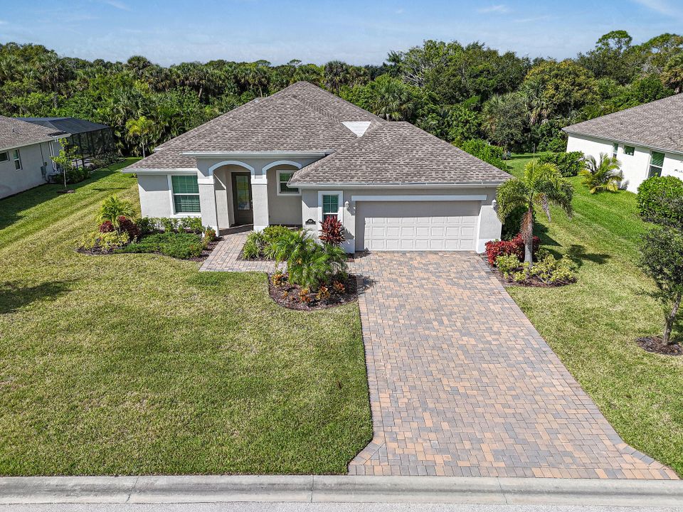 For Sale: $449,900 (2 beds, 2 baths, 1837 Square Feet)