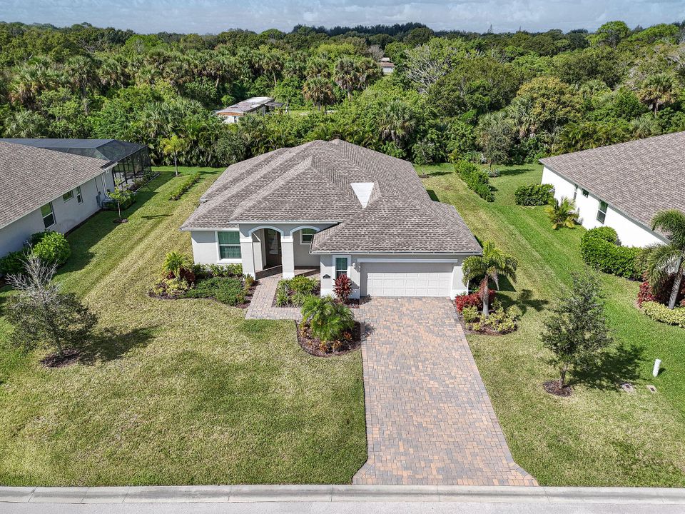 For Sale: $449,900 (2 beds, 2 baths, 1837 Square Feet)