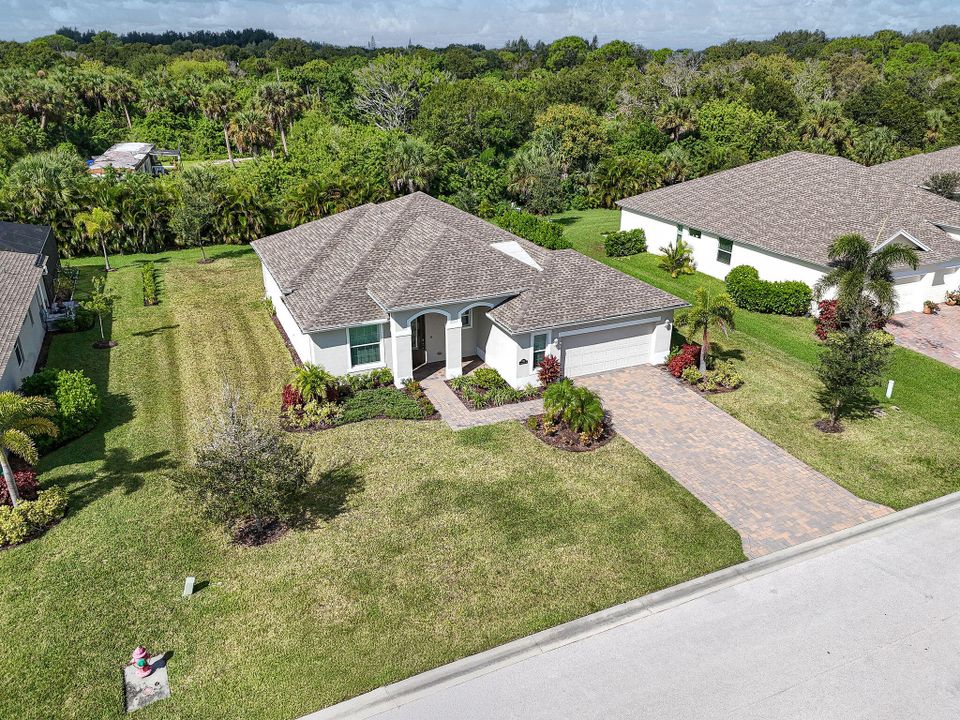 For Sale: $449,900 (2 beds, 2 baths, 1837 Square Feet)