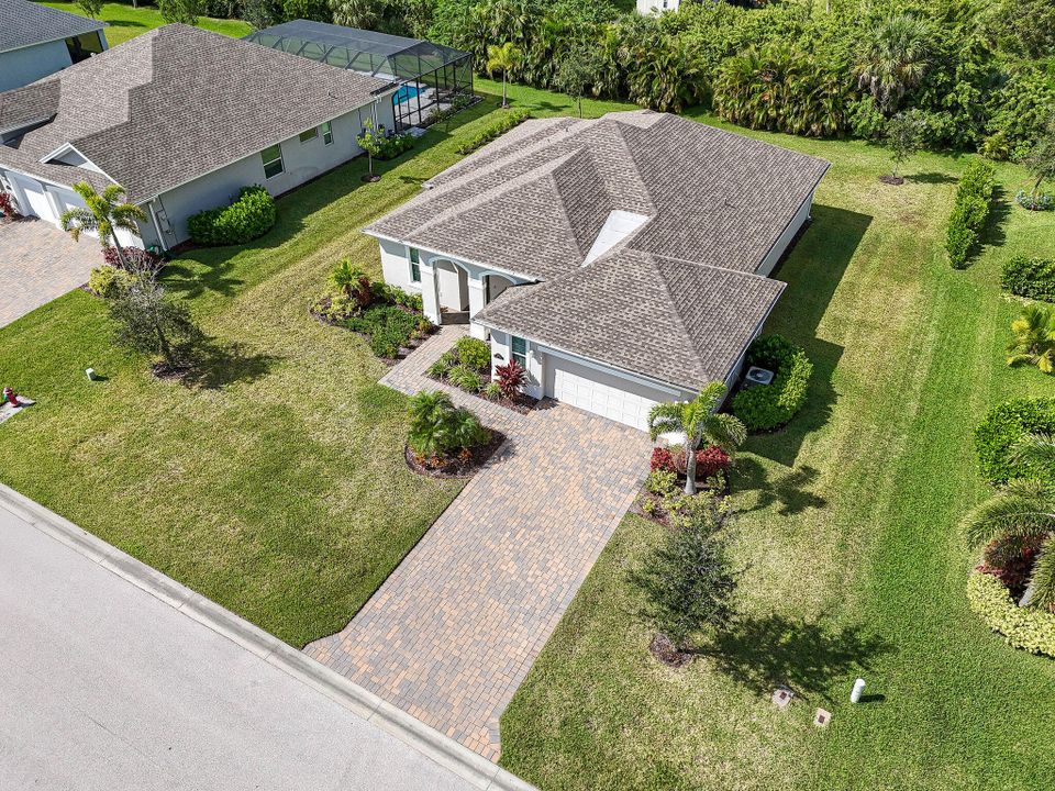 For Sale: $449,900 (2 beds, 2 baths, 1837 Square Feet)