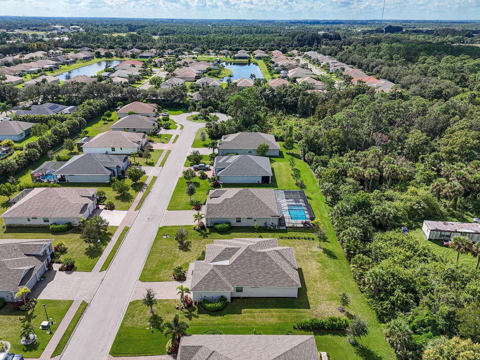 For Sale: $449,900 (2 beds, 2 baths, 1837 Square Feet)