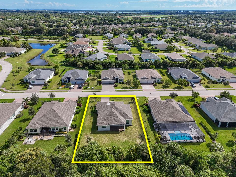 For Sale: $449,900 (2 beds, 2 baths, 1837 Square Feet)