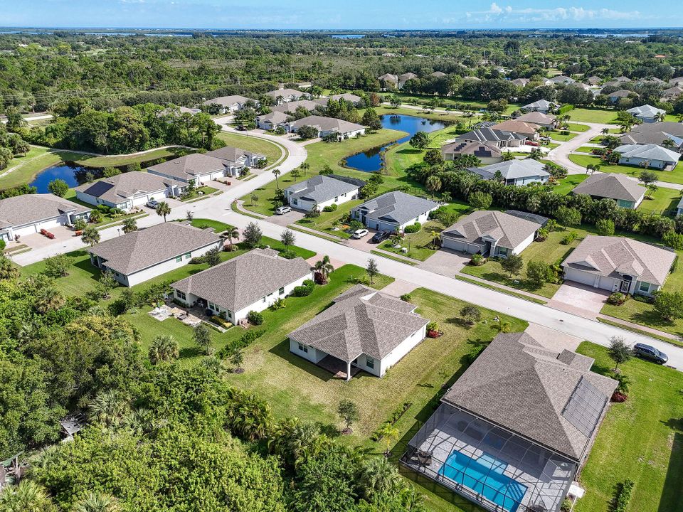 For Sale: $449,900 (2 beds, 2 baths, 1837 Square Feet)