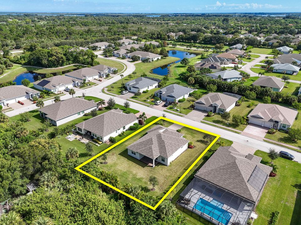 For Sale: $449,900 (2 beds, 2 baths, 1837 Square Feet)