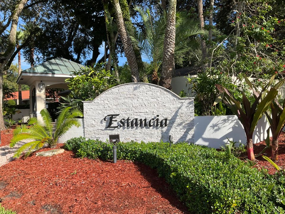 Active With Contract: $1,350,000 (4 beds, 4 baths, 2533 Square Feet)