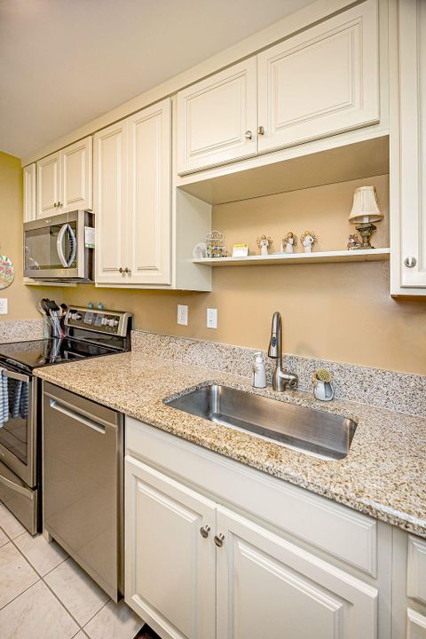 For Rent: $1,850 (2 beds, 2 baths, 1104 Square Feet)