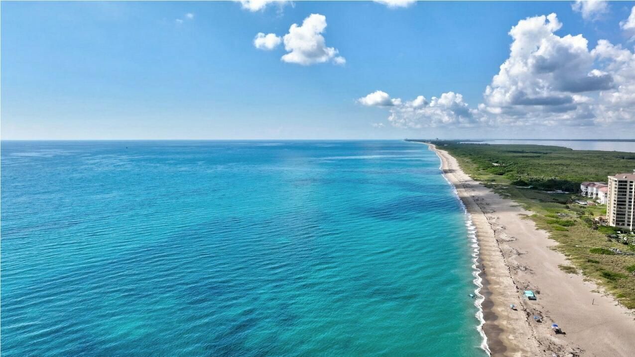 Active With Contract: $199,000 (1 beds, 1 baths, 689 Square Feet)