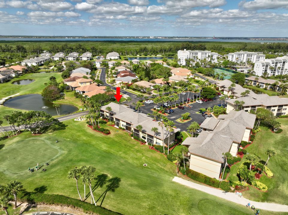 Active With Contract: $199,000 (1 beds, 1 baths, 689 Square Feet)