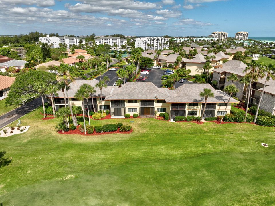 Active With Contract: $199,000 (1 beds, 1 baths, 689 Square Feet)