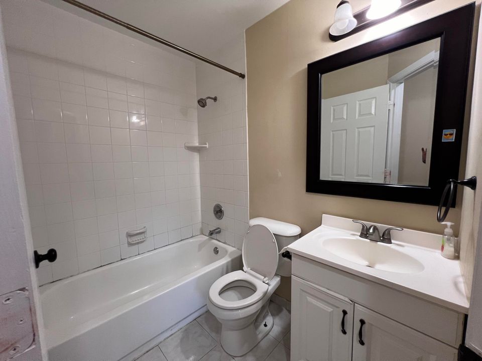 出租: $2,300 (3 贝兹, 2 浴室, 1206 平方英尺)