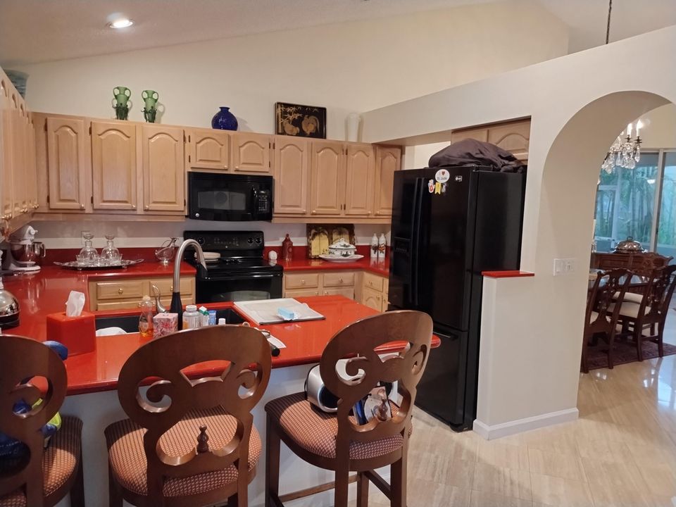 For Sale: $539,000 (2 beds, 2 baths, 2093 Square Feet)