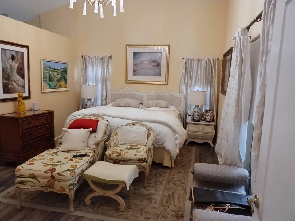 For Sale: $539,000 (2 beds, 2 baths, 2093 Square Feet)