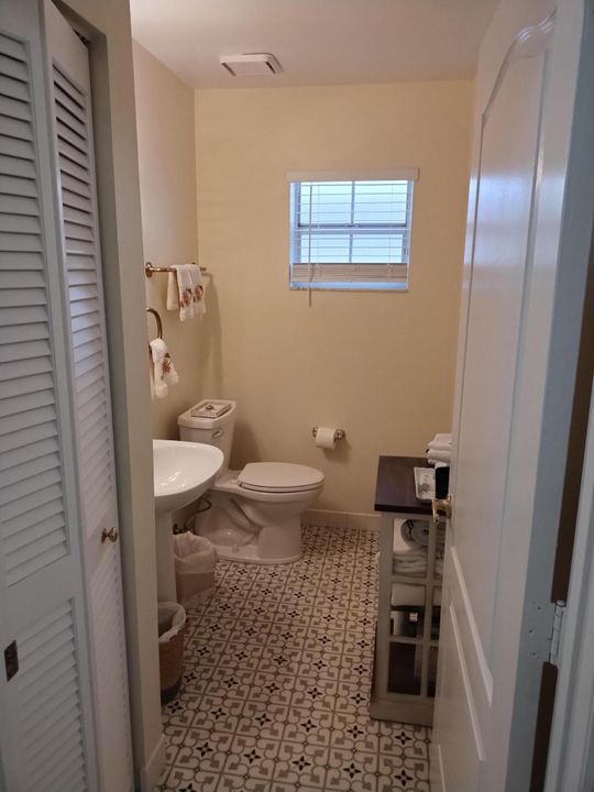 For Sale: $539,000 (2 beds, 2 baths, 2093 Square Feet)