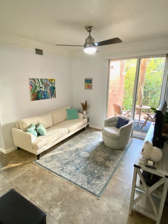Recently Rented: $2,300 (1 beds, 1 baths, 644 Square Feet)
