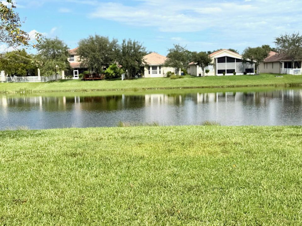 For Rent: $2,600 (3 beds, 2 baths, 1512 Square Feet)