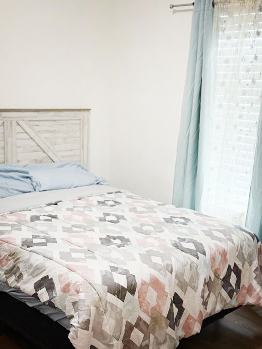 For Rent: $2,600 (3 beds, 2 baths, 1512 Square Feet)