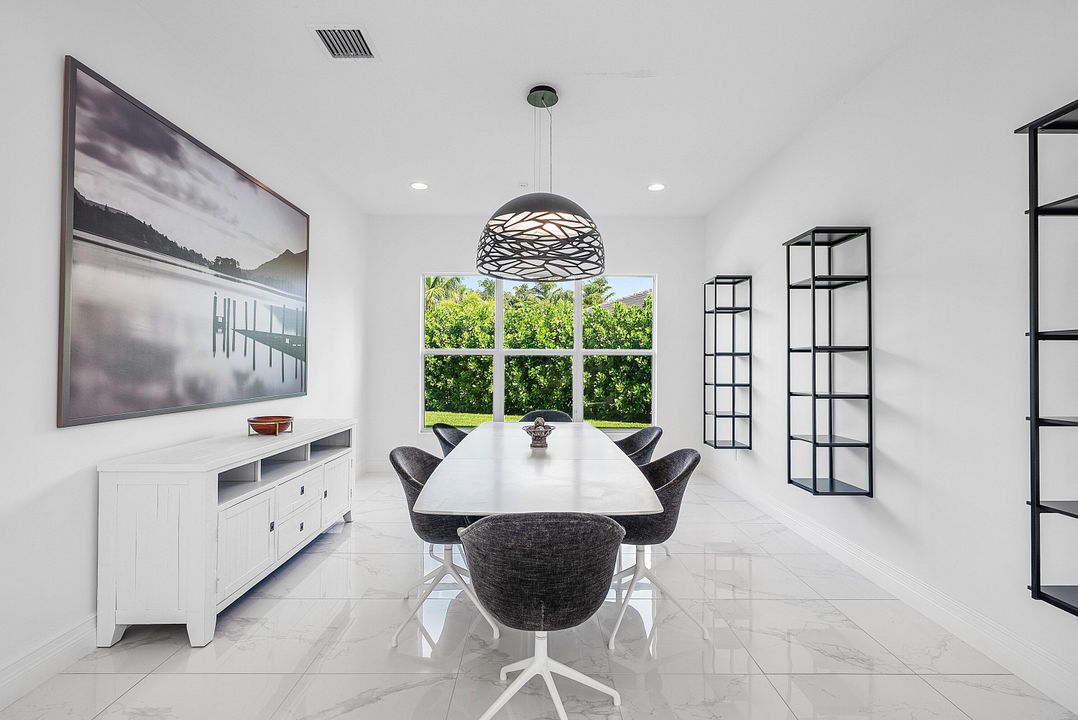 В аренду: $17,000 (5 спален, 5 ванн, 5757 Квадратных фут)